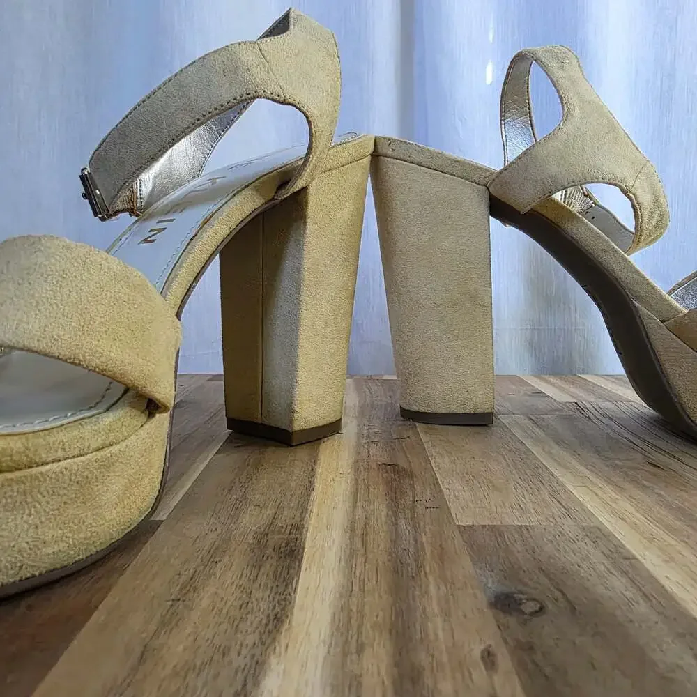 Anne Klein - Picture 4 of 8